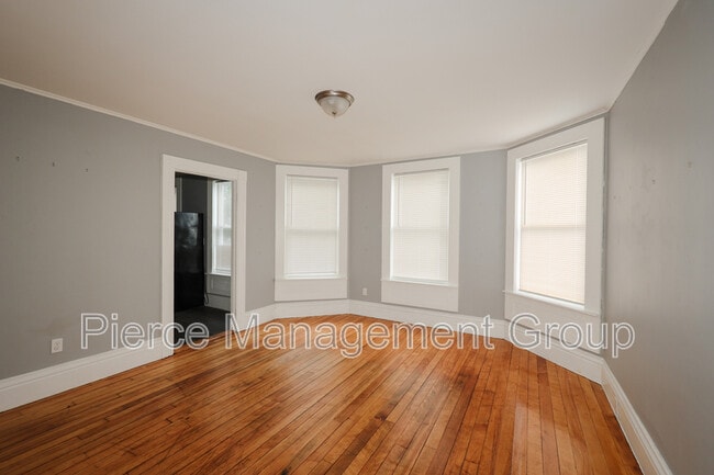 Building Photo - 6 Blake St