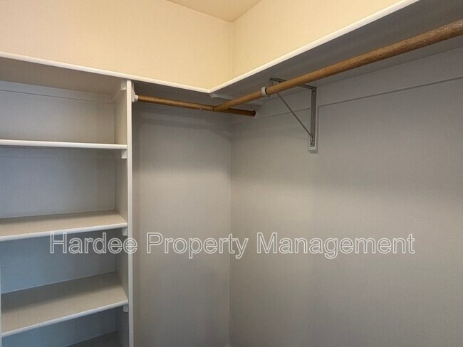 Building Photo - 2411 W Baystone Dr
