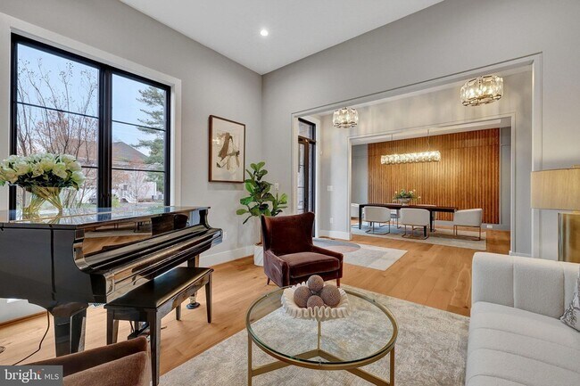 Building Photo - 1100 Balls Hill Rd