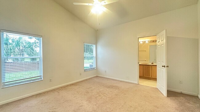 Building Photo - 1709 Pine Bay Dr