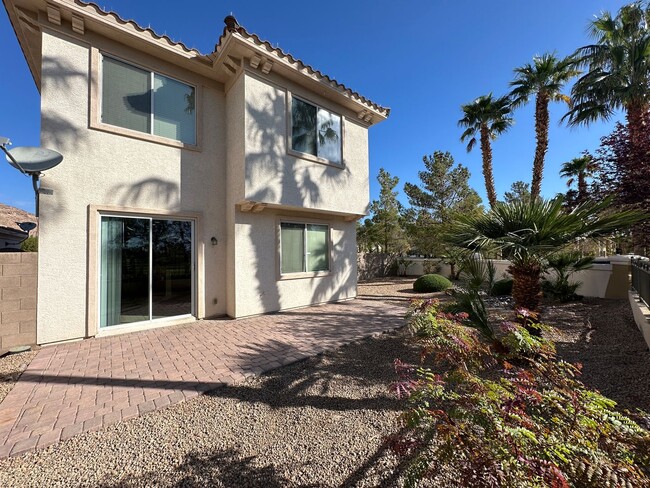 Building Photo - Rhodes Ranch