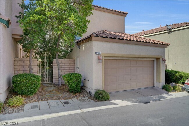 Building Photo - 12052 Hathaway Pines Dr