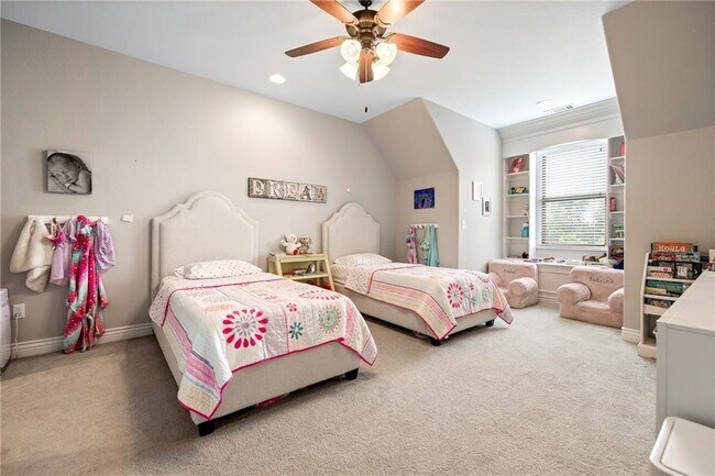 Building Photo - 4502 NE Birchgrove Pl