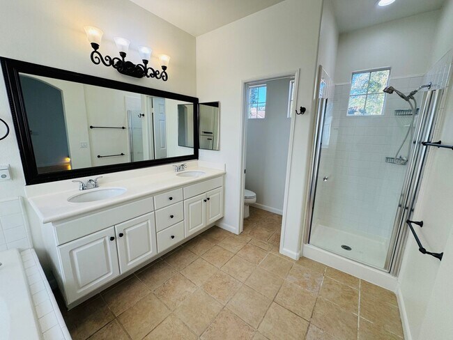 Building Photo - Stunning Sanctuary Awaits