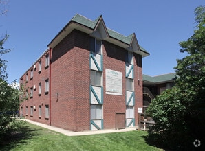 Building Photo - 3555spen