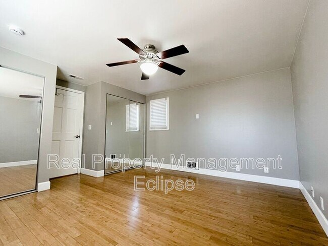 Building Photo - 6908 S 115th St