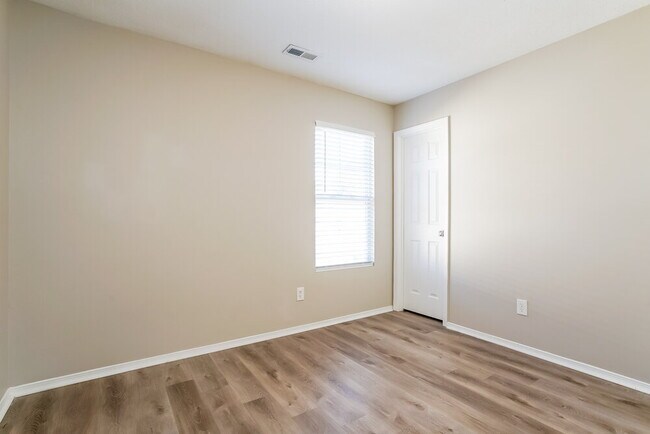 Building Photo - 3168 Varcroft Rd