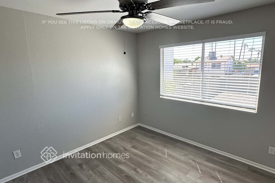 Building Photo - 3807 W Columbine Dr