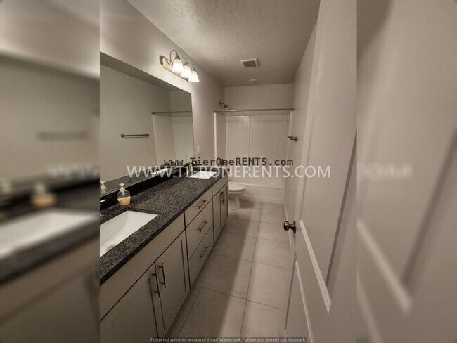 Building Photo - This property offers a NO DEPOSIT option available for qualified renters!