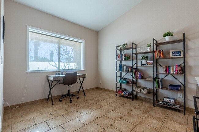 Building Photo - ?? 4 Bed / 2 Bath Mesa del Sol Home with Golf Course Views | Furnished or Unfurnished Option Avai...