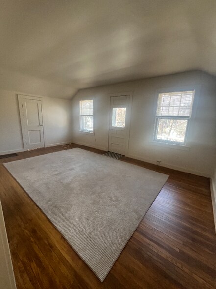Building Photo - 38 Pasadena Pl