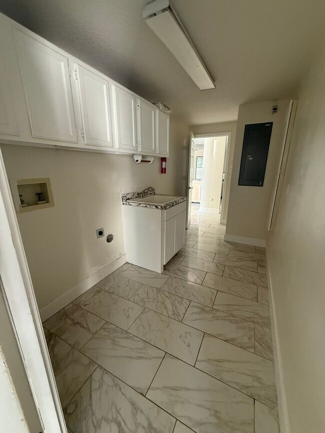Building Photo - Beautiful Spacious 3 bed 3 bath Home in Debary