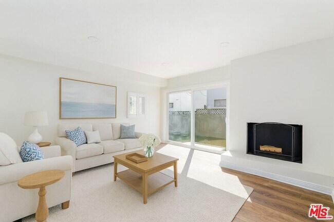 Building Photo - 1907 Selby Ave