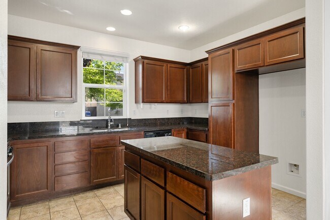 Building Photo - NICE TWO STORY TOWNHOME IN NATOMAS!