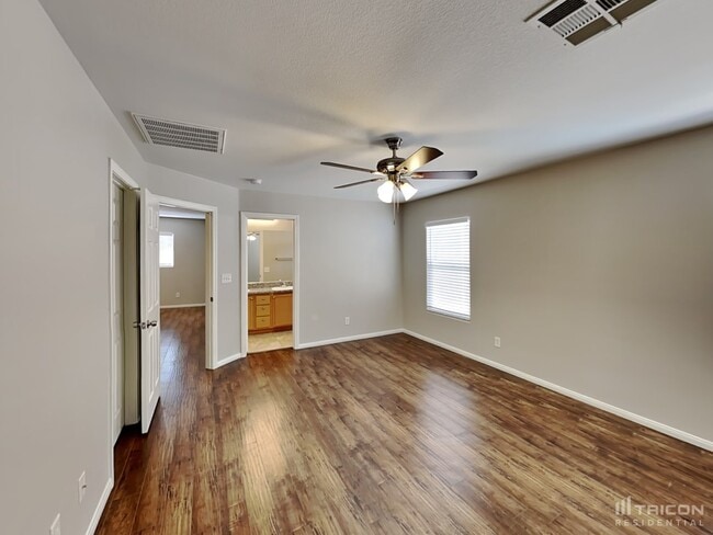 Building Photo - 8974 Spring Peeper Ave