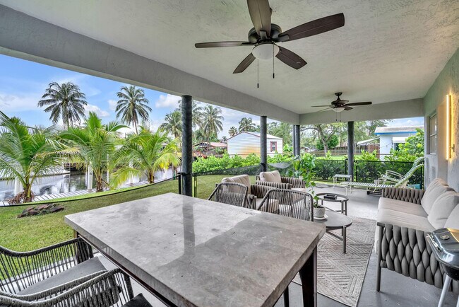 Building Photo - 4521 SW 34th Dr