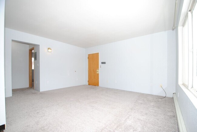 Building Photo - 79 Slater Dr