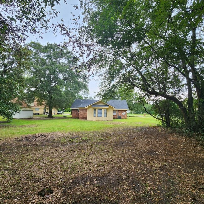 Building Photo - 902 Phoebe Rd