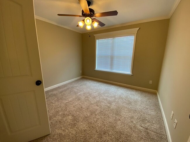 Building Photo - 4212 Shadow Garden Dr