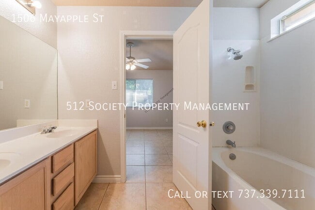 Building Photo - 1506 Mayapple St