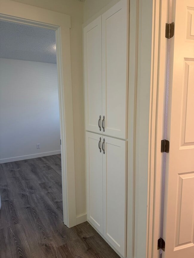 Building Photo - Updated 2 bedroom 1.5 bath duplex in Thurston!