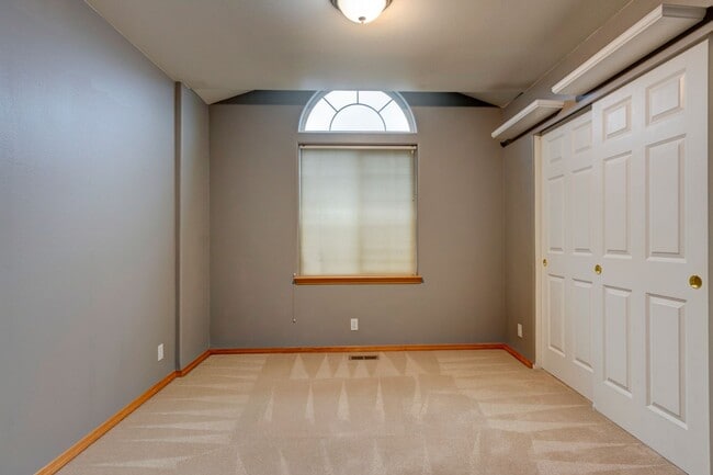 Building Photo - Stunning 4 Bedroom, 2.5 Bathroom Home With...