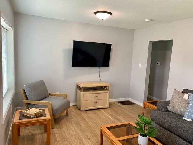 Building Photo - FURNISHED RENTAL