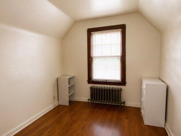 Building Photo - 99 Castle Creek Rd