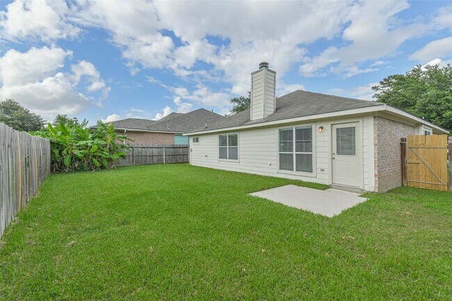 Building Photo - 13831 Hillingdale Ln