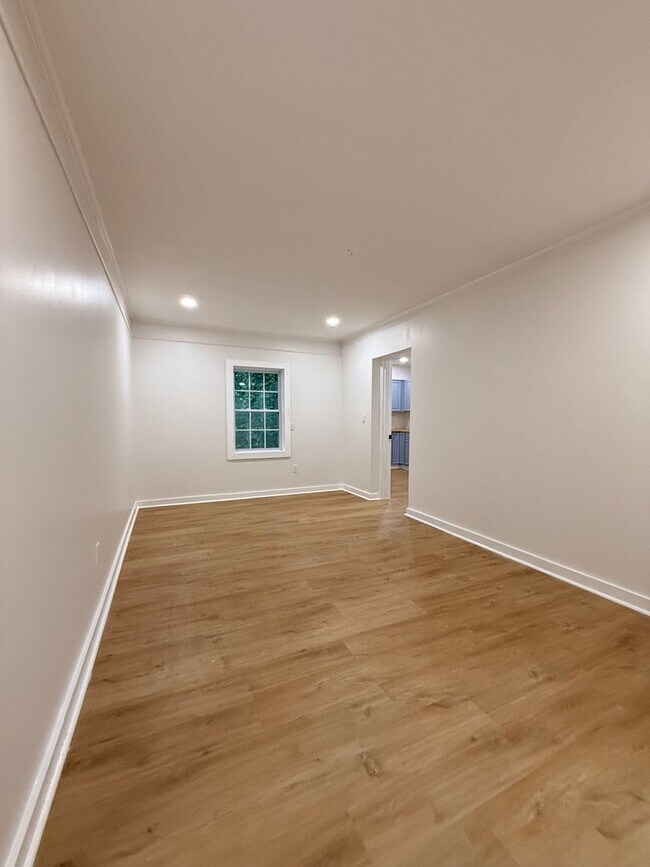 Building Photo - Completely renovated 5-bedroom, 3-bathroom home in the highly desirable Dalraida