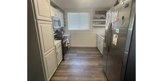 Building Photo - 1907