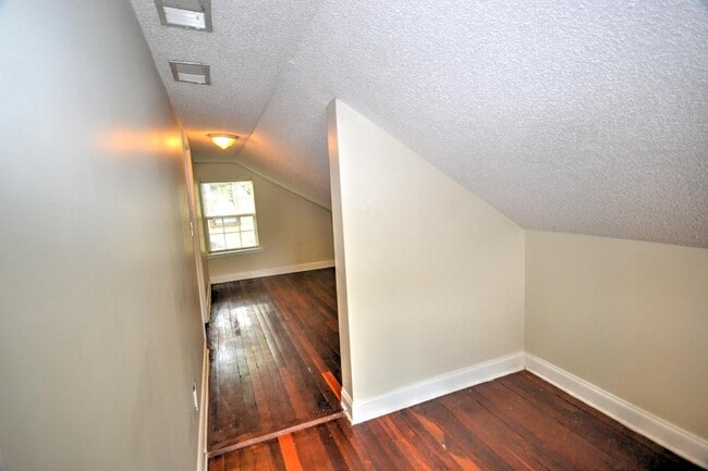 Building Photo - 216 Tryon St