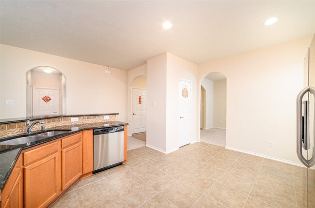 Building Photo - 16907 Great Oaks Glen Dr