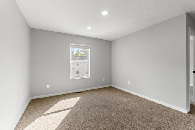 Building Photo - 388 N Franklin St