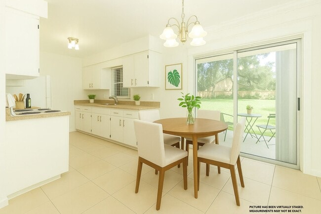 Building Photo - Sanford Home - 3/2 with garage and huge yard