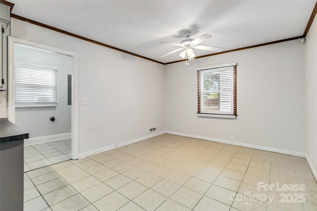 Building Photo - 1634 Van Buren Ave