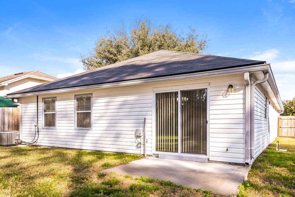 Building Photo - 12358 Carriann Cove Trail S