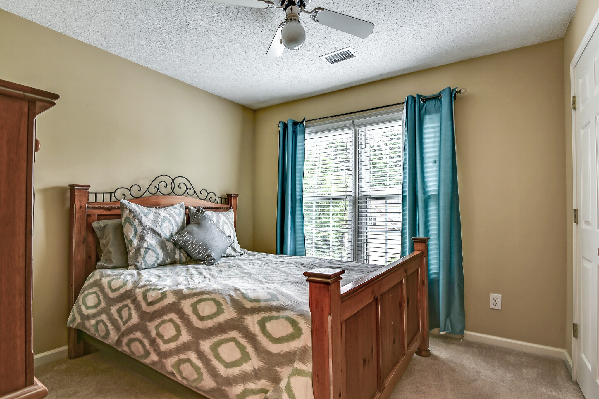 Building Photo - 6165 Pattingham Dr