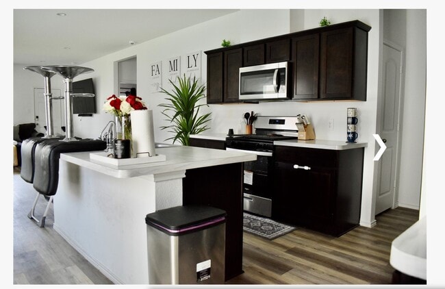 Building Photo - 1811 Legacy Hills Dr