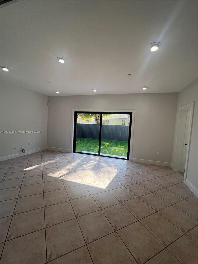 Building Photo - 2682 SW 139th Pl