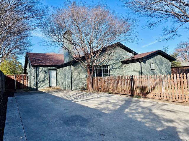 Building Photo - 4902 W Mockingbird Ln