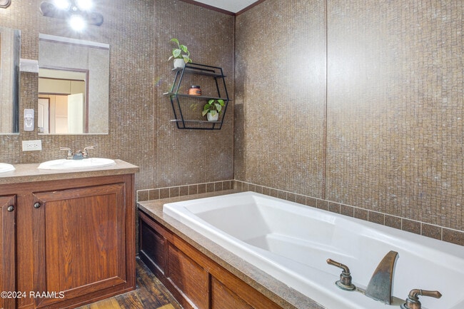 Building Photo - 5010 Rutten Rill Rd