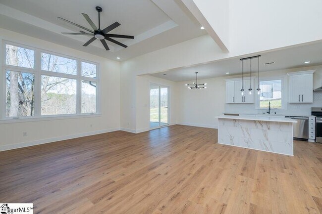 Building Photo - 105 Horseshoe Bend Rd