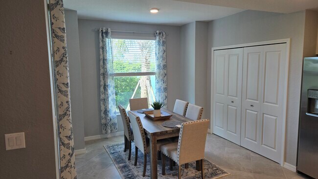 Building Photo - 14281 Heritage Landing Blvd