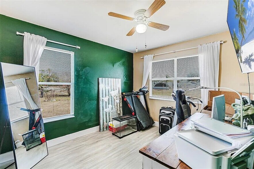 Building Photo - 323 Greenwood Ave