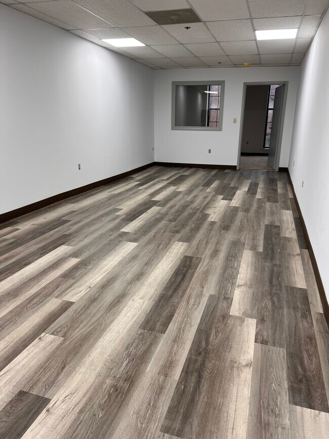 Building Photo - 5 Colony St