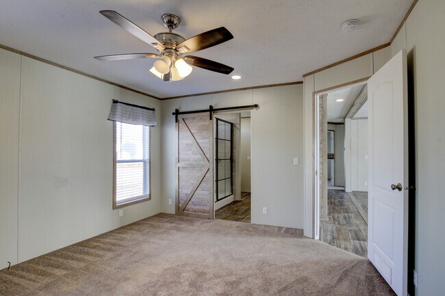 Building Photo - 5233 Clarksville Rd