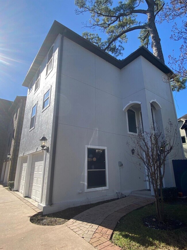 Building Photo - 3710 Sherwood Ln