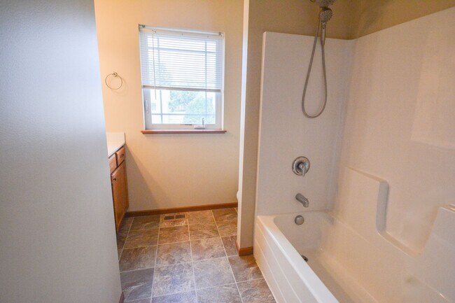 Building Photo - 3 Floor Townhome With Large Yard