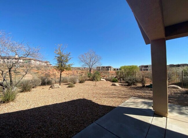 Building Photo - SPACIOUS HOME FOR RENT IN CORAL CANYON